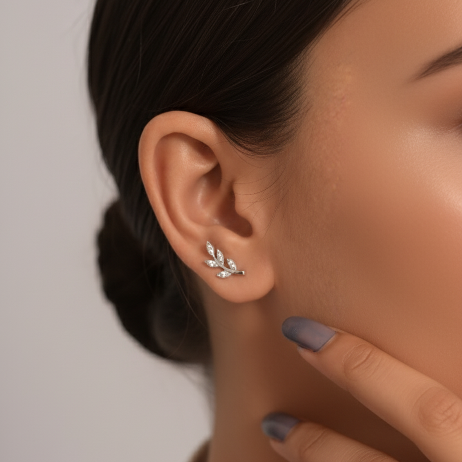 Leafline Leaf Motif Lab Diamond Stud